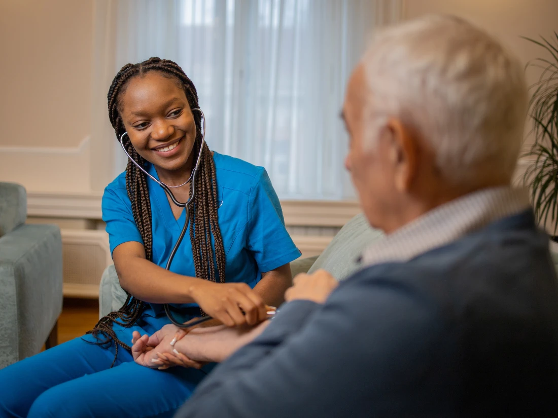 A skilled nurse providing personalized in-home nursing care and clinical support for a senior in Alexandria City, VA.